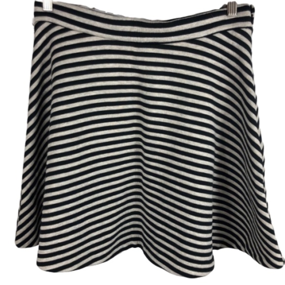NWT Gap Striped Skater Skirt 🐝 - Picture 1 of 8